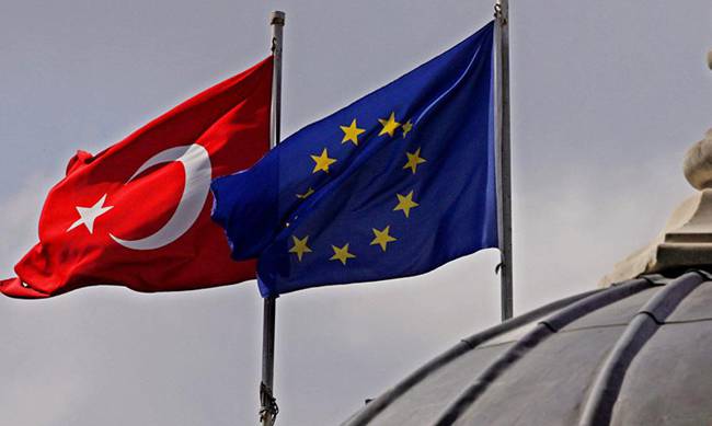 ΣΚΑΝΔΑΛΟ: Πέρασε ο εκβιασμός των Τούρκων – Η Ευρώπη καταργεί τη βίζα