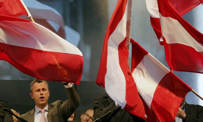Συνεχίζεται το εκλογικό θρίλερ στην Αυστρία - Μπροστά ο ακροδεξιός υποψήφιος πρόεδρος