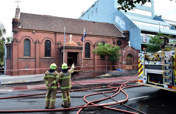 Παραδόθηκε στις φλόγες η πιο παλιά εκκλησία της Μελβούρνης - ΦΩΤΟ
