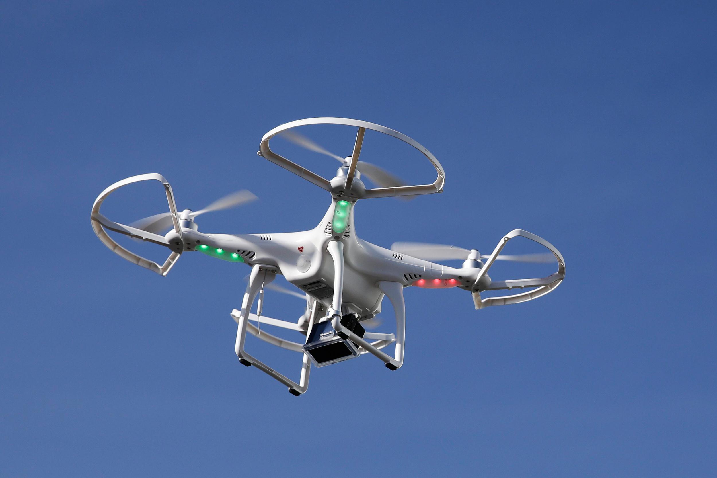 Πόσο επικίνδυνα είναι τα drones για τα επιβατικά αεροσκάφη, ξεκινά έρευνα η EASA