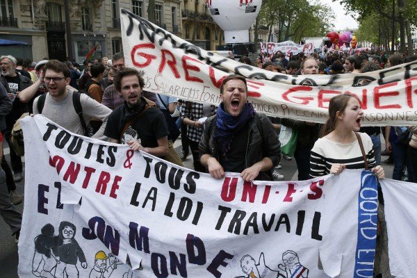 "Βουλιάζει" η Γαλλία από τις διαδηλώσεις - Επεισόδια στο Παρίσι (φωτό & βίντεο LIVE)
