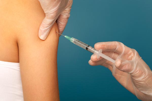 Το υπουργείο Υγείας κόβει τον εμβολιασμό των μικρών μαθητών