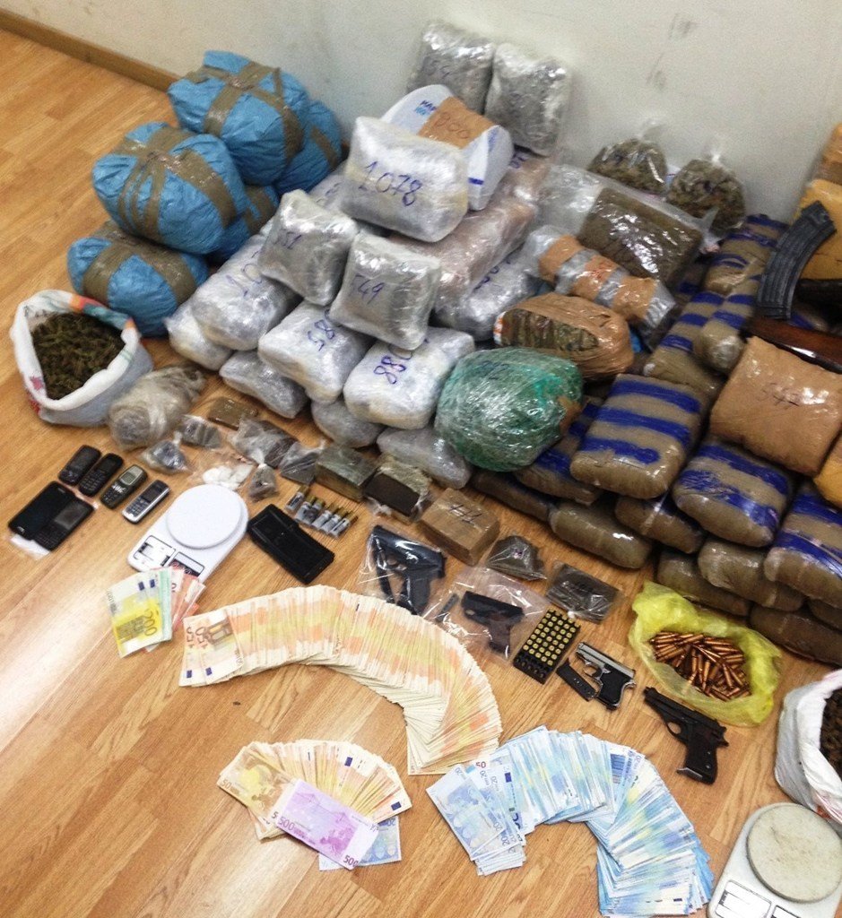 Τρεις συλλήψεις για ληστείες σε φαρμακεία και διακίνηση ναρκωτικών