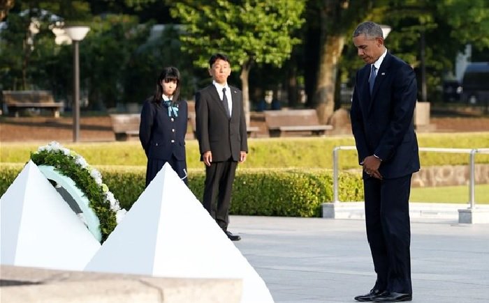 Ιστορική επίσκεψη Ομπάμα στη Χιροσίμα: Να δημιουργήσουμε έναν κόσμο χωρίς πυρηνικά όπλα