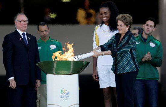 Η Ολυμπιακή Φλόγα έφτασε στη Βραζιλία (βίντεο)
