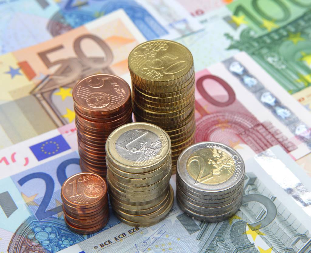 Πρωτογενές πλεόνασμα 2,1 δισ. ευρώ