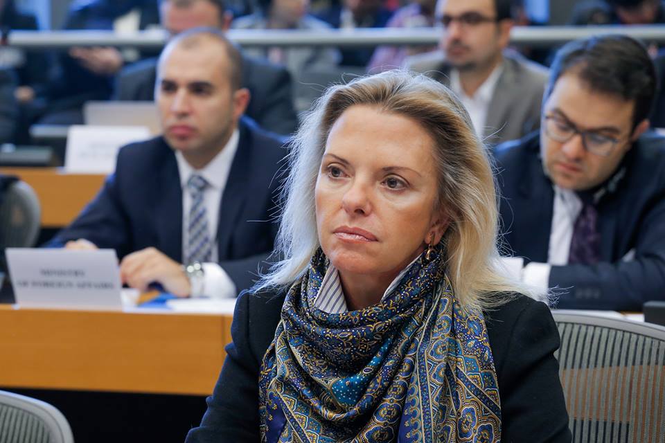 Κυρώσεις σε κράτη - μέλη για τη μη εφαρμογή της μετεγκατάστασης προσφύγων ζητεί η Ελίζα Βόζεμπεργκ