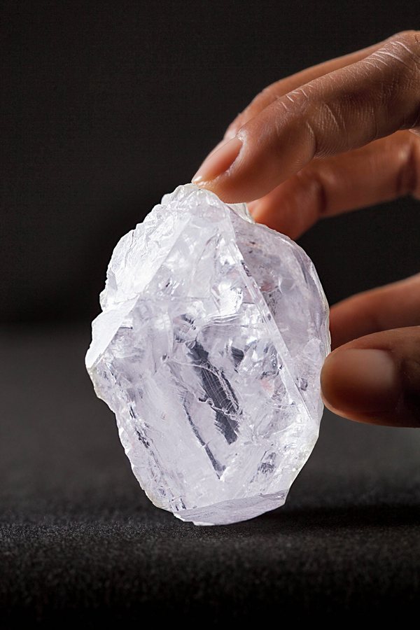 Αυτό είναι το μεγαλύτερο διαμάντι που έχει βρεθεί - Με μέγεθος όσο ένα μπαλάκι του τένις