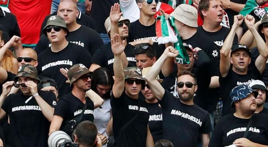 Euro 2016: Ούγγροι οπαδοί χαιρετάνε ναζιστικά