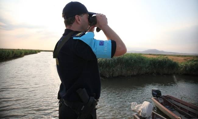 Frontex: Στέλνει 100 αξιωματικούς στον Έβρο και εξοπλισμό στα νησιά