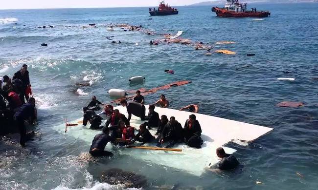 Χωρίς τέλος το δράμα των προσφύγων: Δέκα νεκροί σε ναυάγιο βόρεια των λιβυκών ακτών