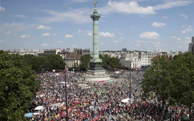 Χιλιάδες Γάλλοι και πάλι στους δρόμους κατά του ν/σ για τα εργασιακά