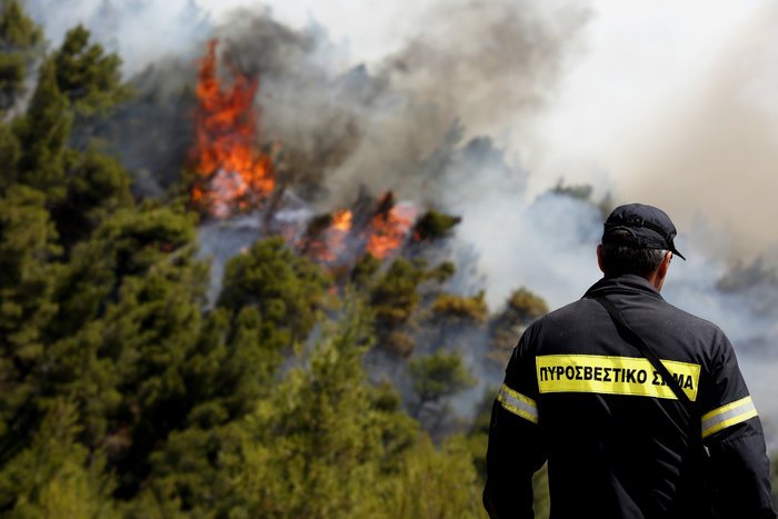 Κόρινθος: Πυρκαγιά σε δασική έκταση στην περιοχή Πουρναρότοπος των Αγίων Θεοδώρων
