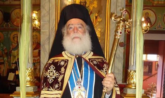 Βίντεο: Ο Πατριάρχης Αλεξανδρείας πιάνει το μικρόφωνο και τραγουδάει σε κρητικό γλέντι