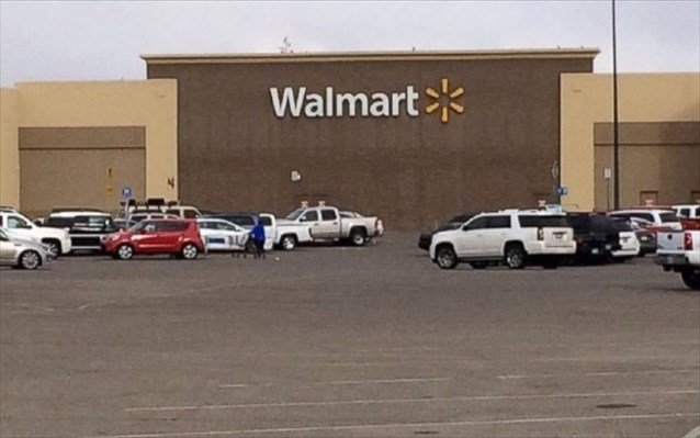 Τέξας: Αστυνομικοί πυροβόλησαν τον ένοπλο στο Walmart - Ασφαλείς οι όμηροι