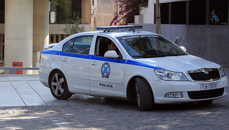 Κορωνοϊός: 26 συλλήψεις σε οίκο ανοχής στην Ομόνοια, που λειτουργούσε παράνομα -Πρόστιμα 18.800 ευρώ