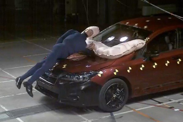 Το νέο Subaru Impreza και με στάνταρ αερόσακο πεζού (+video)