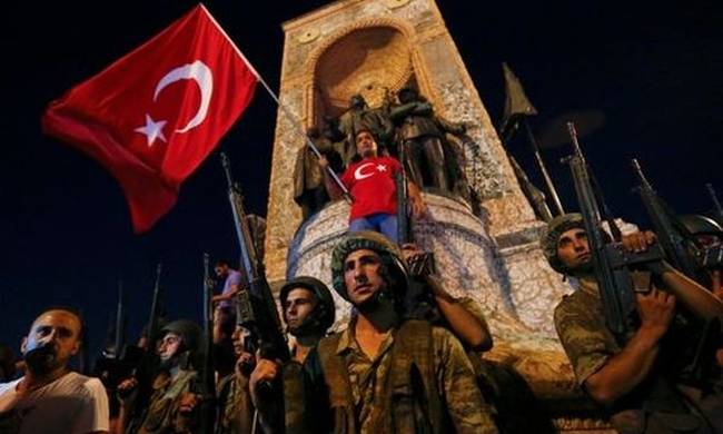 Καζάνι που βράζει η κατάσταση στη Τουρκία - Τουλάχιστον 190 νεκροί από τις επίθέσεις κατά την απόπειρα πραξικοπήματος