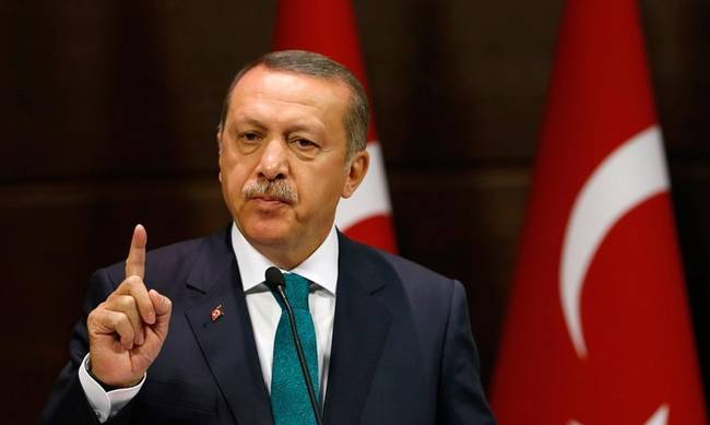 Ο Ερντογάν κάλεσε σε προσευχή τους Τούρκους πολίτες από το τέμενος του προεδρικού συγκροτήματος