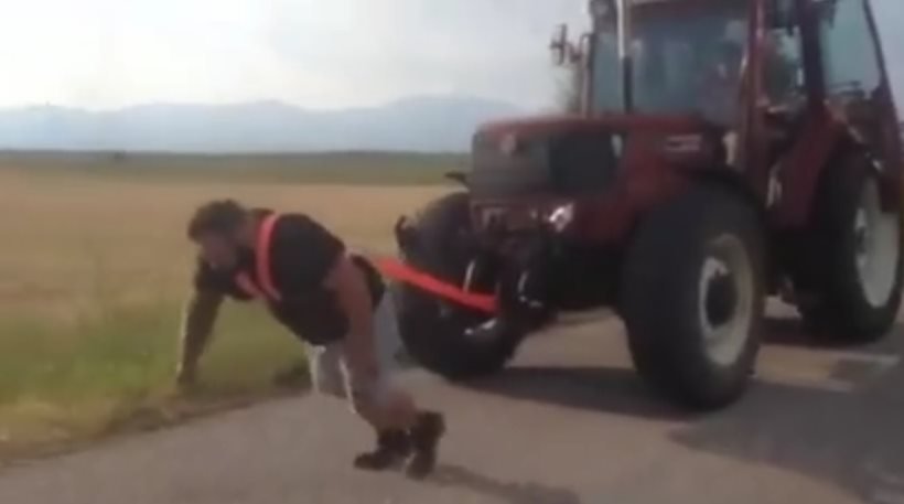 Αγρότης από την Κομοτηνή τραβάει τρακτέρ 6 τόνων (βίντεο)