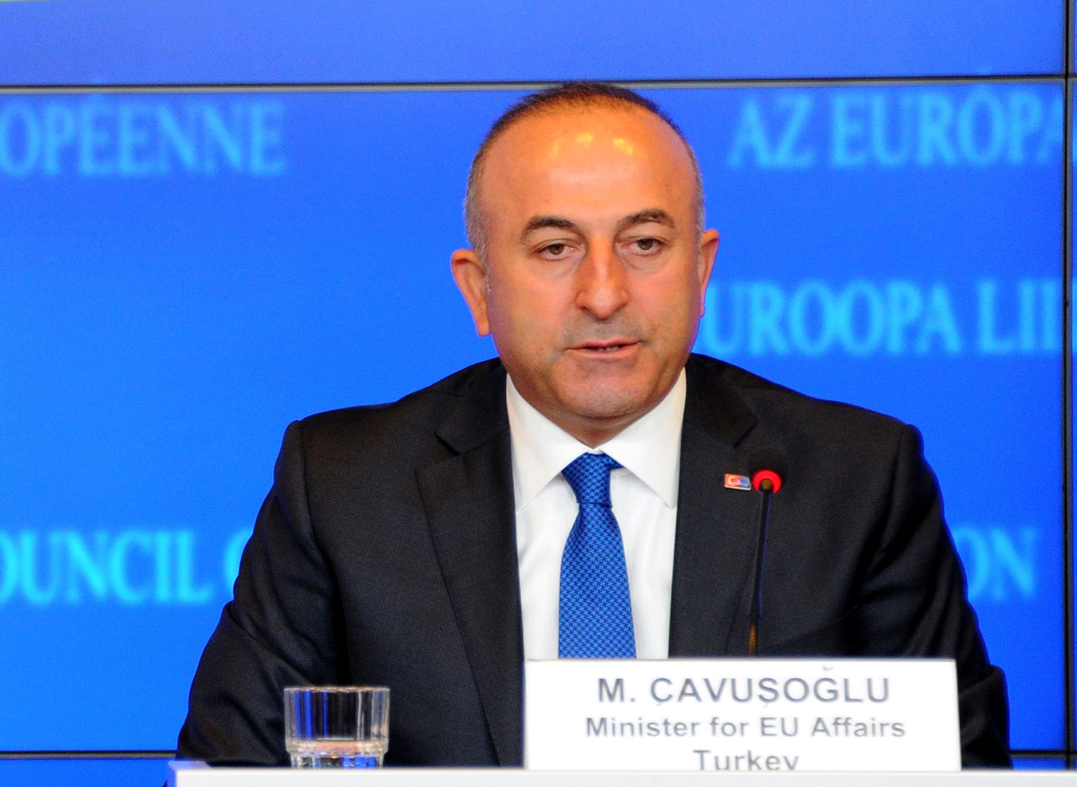 Τσαβούσογλου: "Θα αποσυρθούμε απο την συμφωνία με την ΕΕ εάν καταργηθεί η βίζα"