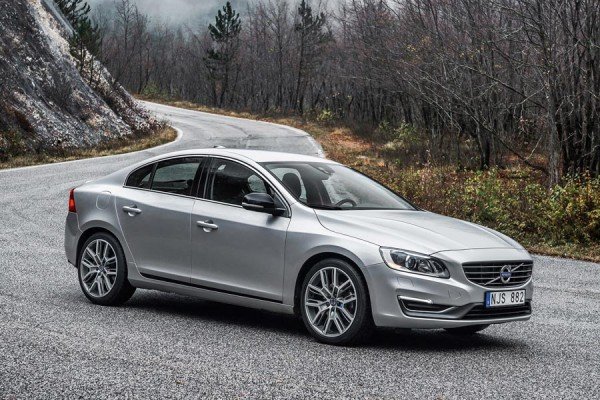 Νέες τιμές για τα Volvo S60 και V60 από 24.300 ευρώ