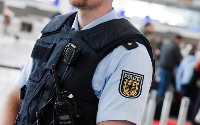 Γερμανία: Ενισχύεται η αστυνόμευση σε αεροδρόμια & σιδηροδρομικούς σταθμούς μετά τις τελευταίες επιθέσεις
