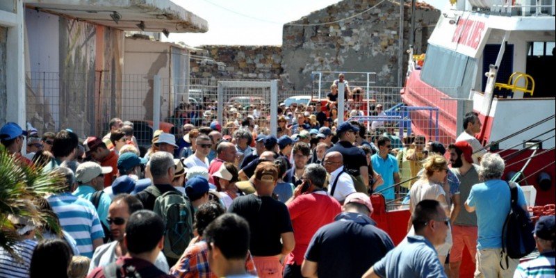 Χίος: Τούρκοι τουρίστες παγιδεύτηκαν στο λιμάνι