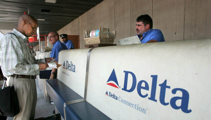 Η Delta Airlines καθήλωσε τις πτήσεις της έπειτα από βλάβη στο σύστημα πληροφορικής