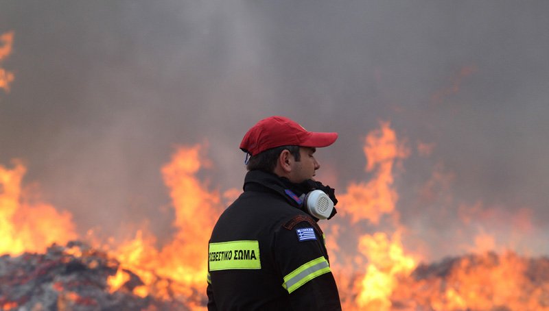 Πυρκαγιά στη Νεμέα -Στο σημείο επιχειρούν 18 πυροσβέστες με 7 οχήματα