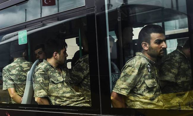 Τουρκία: Σοκάρουν τα στατιστικά των διώξεων για το αποτυχημένο πραξικόπημα