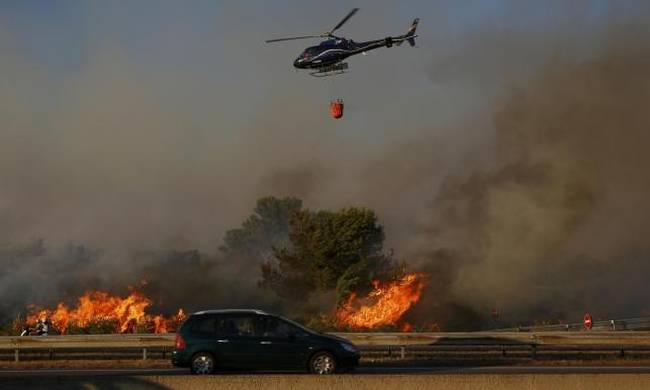 Γαλλία: Μεγάλη φωτιά σαρώνει την περιοχή της Μασσαλίας - Τρεις σοβαρά τραυματίες (pics)