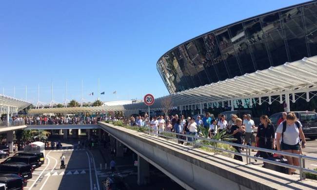 Συναγερμός από ύποπτη βαλίτσα στο αεροδρόμιο της Νίκαιας
