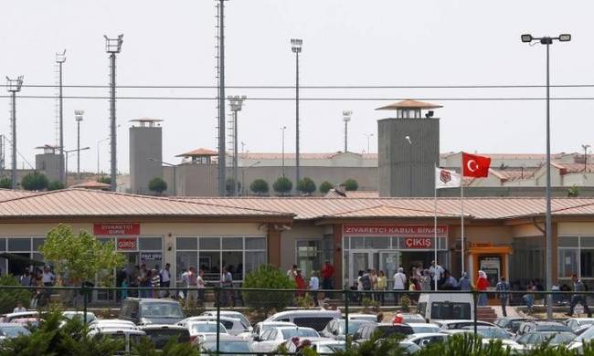Τουρκία: Αποφυλακίζουν 38.000 κρατουμένους για να βάλουν μέσα πραξικοπηματίες!