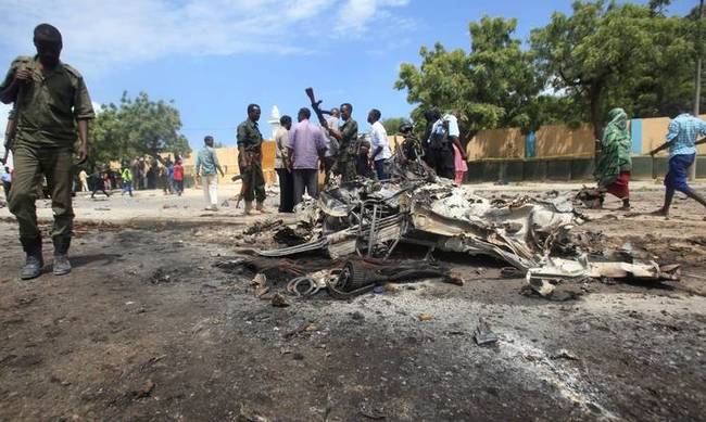 Σομαλία: Παγιδευμένο αυτοκίνητο σκόρπισε τον θάνατο με τουλάχιστον δέκα νεκρούς