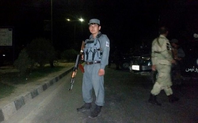 Τουλάχιστον ένας νεκρός από την επίθεση στο Αμερικάνικο Πανεπιστήμιο του Αφγανιστάν
