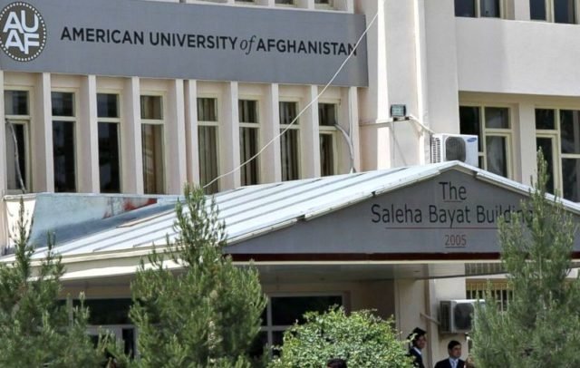 Ένοπλοι επιτέθηκαν στο Αμερικανικό Πανεπιστήμιο στην Καμπούλ