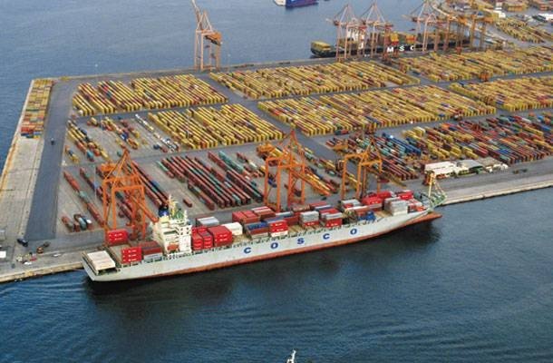 Λιμάνι Πειραιά: Λήξη της απεργίας στις προβλήτες της Cosco – Εν αναμονή της πρότασης για τη νέα σύμβαση οι εργαζόμενοι
