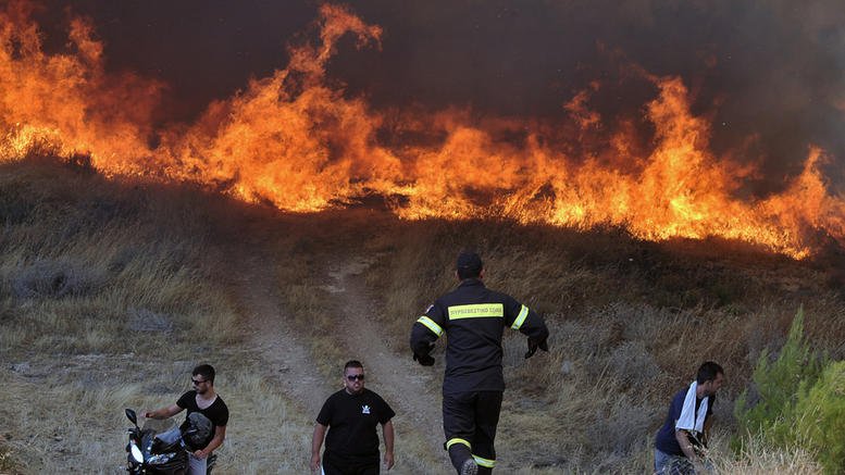 Πυρκαγιές σε δύο περιοχές της Εύβοιας