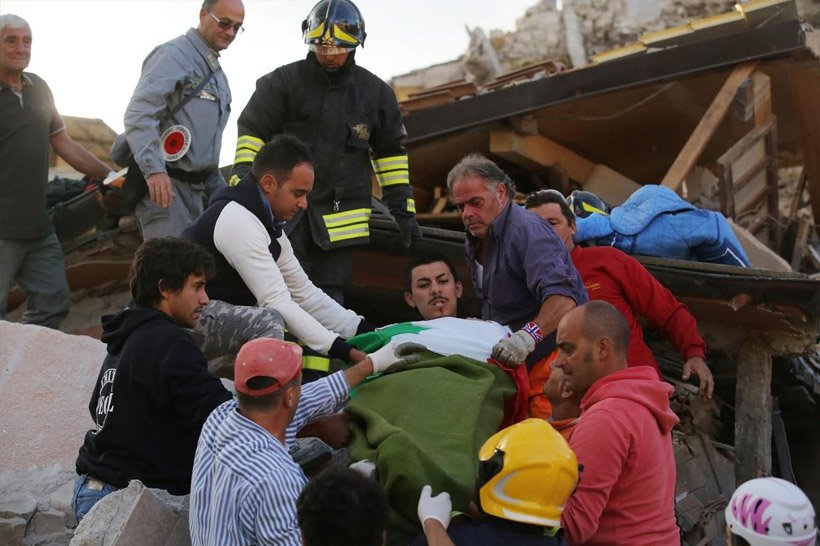 Ιταλία: Τουλάχιστον 120 οι νεκροί από το σεισμό – Ξεπερνούν τους 300 οι τραυματίες