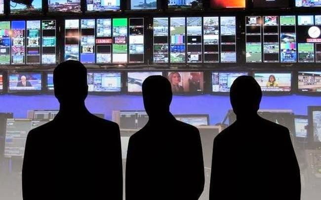 Τηλεοπτικές άδειες: Ασφαλιστικά μέτρα κατά Καλογρίτσα και Σαββίδη κατέθεσε το Star