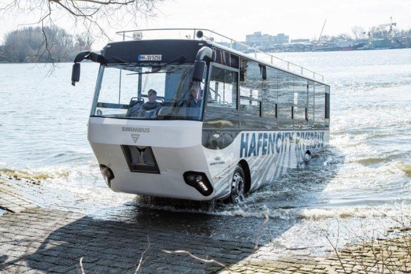Ιδού το πρώτο αμφίβιο λεωφορείο στη Γερμανία! (+video)
