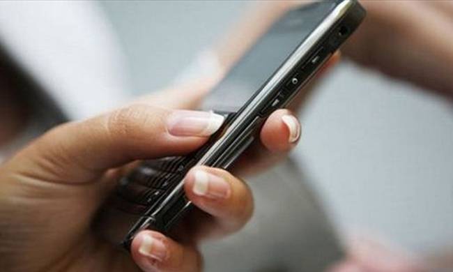 Ευρωπαϊκή Επιτροπή: Καταργεί τις χρεώσεις περιαγωγής στις κινητές τηλεπικοινωνίες