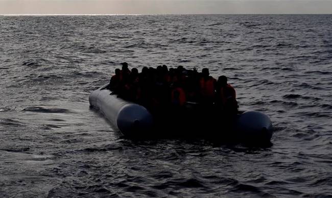 Ιταλία: Αυξάνονται συνεχώς οι αφίξεις μεταναστών – Τουλάχιστον 1.725 διασώθηκαν την Πέμπτη