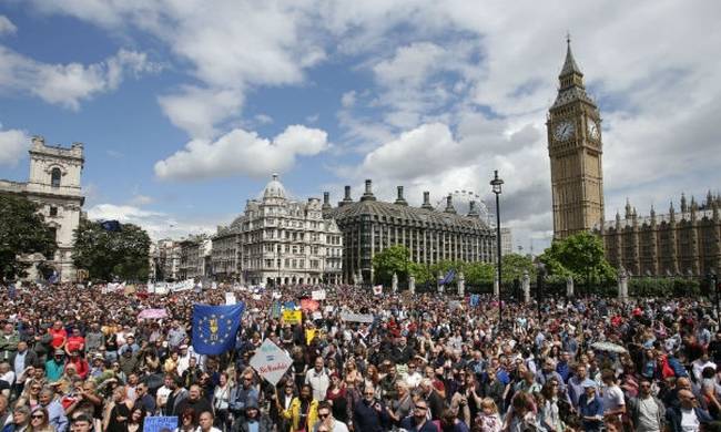 Λονδίνο: Χιλιάδες πολίτες κατα του Brexit