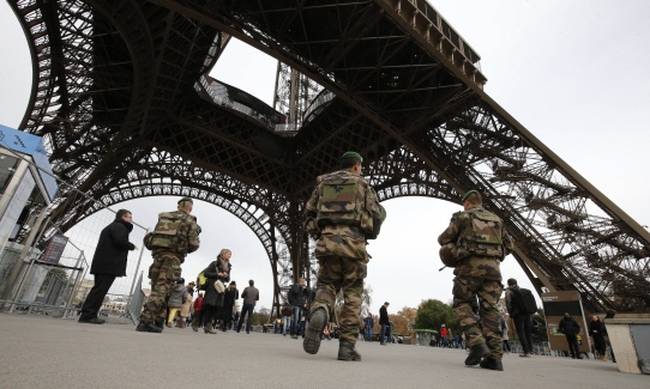 Tο ISIS ανέλαβε την ευθύνη για την επίθεση στο Παρίσι με δύο νεκρούς