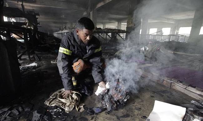 Φωτιά σε εργοστάσιο στο Μπαγκλαντές - Τουλάχιστον 15 νεκροί