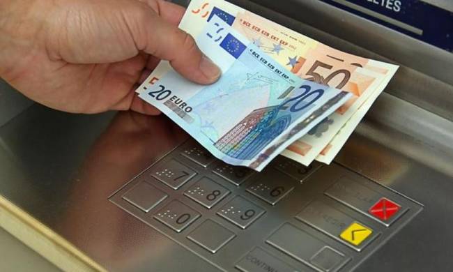 Περισσότερα από 800 εκατ. ευρώ επέστρεψαν στις ελληνικές τράπεζες μετά από την χαλάρωση των capital controls