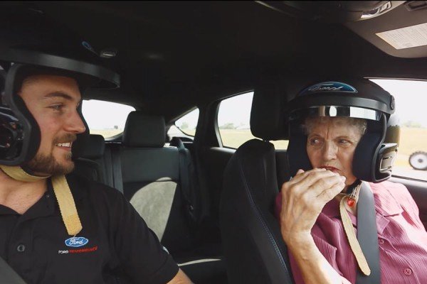Παππούδες κάνουν drift με το νέο Ford Focus RS! (video)