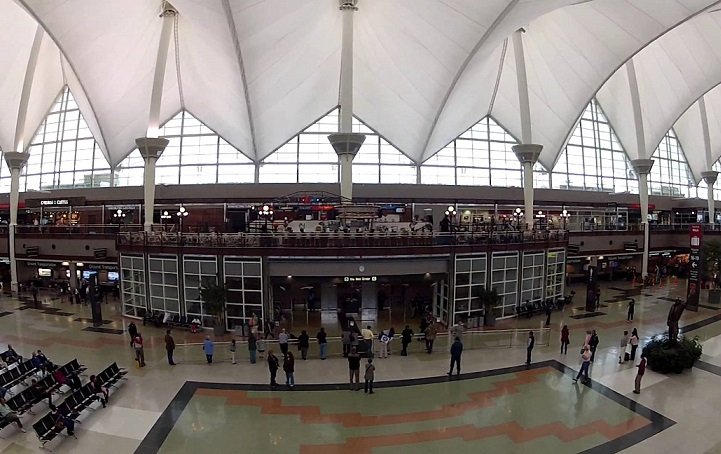 ΗΠΑ: Εκκενώθηκε τμήμα του αεροδρομίου του Ντένβερ λόγω ύποπτου πακέτου
